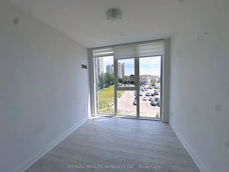 20 Gatineau Dr #402 — Photo 6