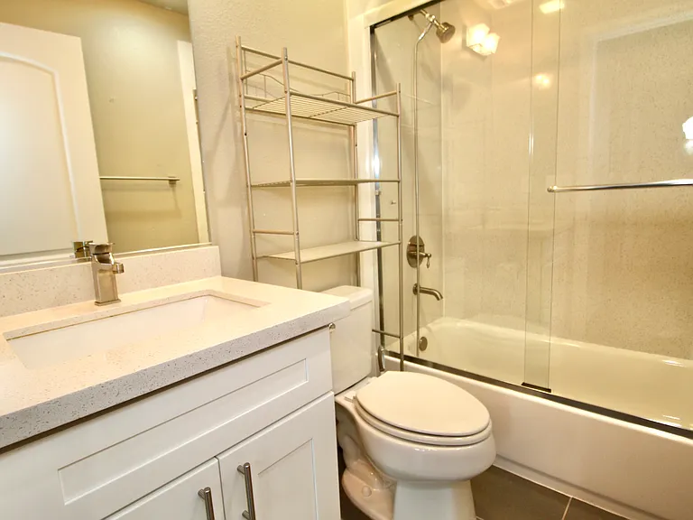 819 Estancia Ct — Photo 27