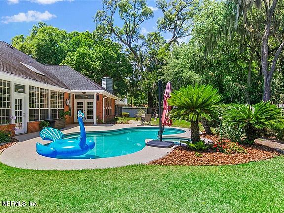 3rd image of 1127 Secret Oaks Pl