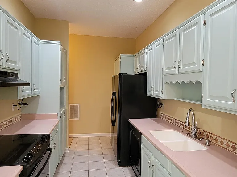 207 Mountain Ridge Dr #4 — Photo 11