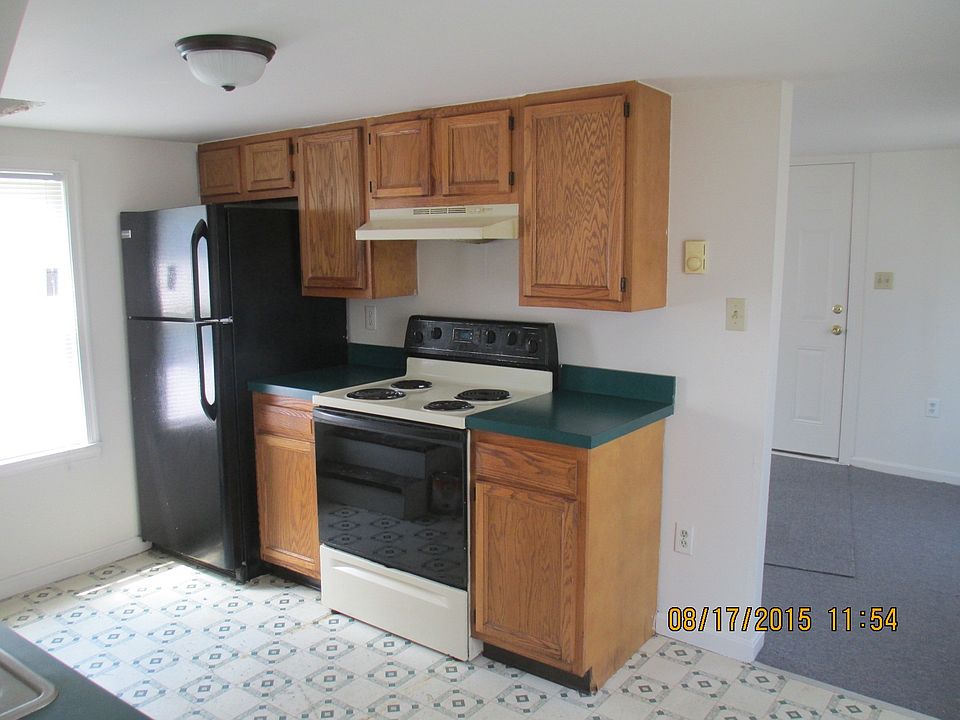 2nd image of 403 Hastings St