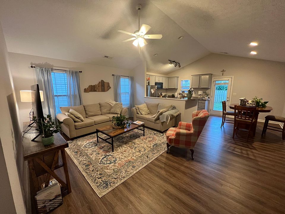 2nd image of 3225 Creek Path Ln
