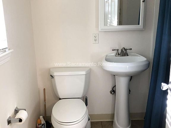 5th image of 5261 Young St APT 3