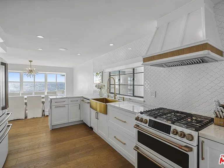 31500 Victoria Point Rd — Photo 14