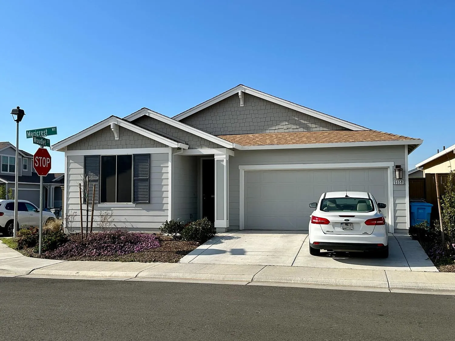 5658 Mericrest Way photo 1