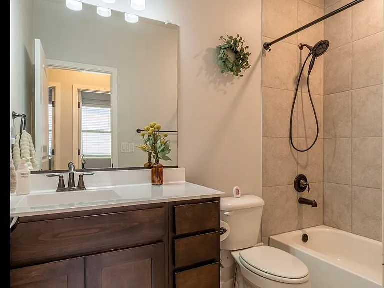 1056 Summer Breeze Pl — Photo 22