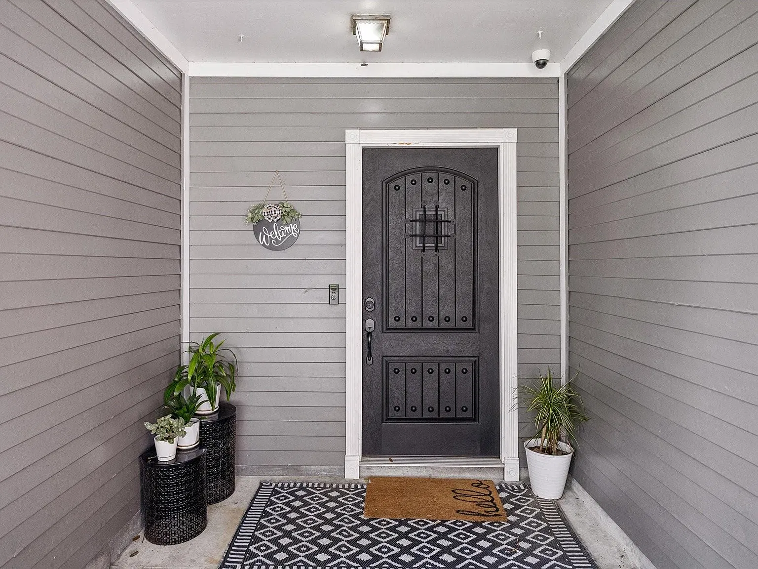 3 bed, 2.0 bath, 1368 sqft, $1,900 — Photo 3