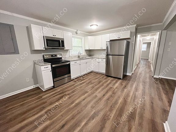 4th image of 526 Belfast Dr
