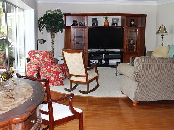 5th image of 266 Golfview Dr