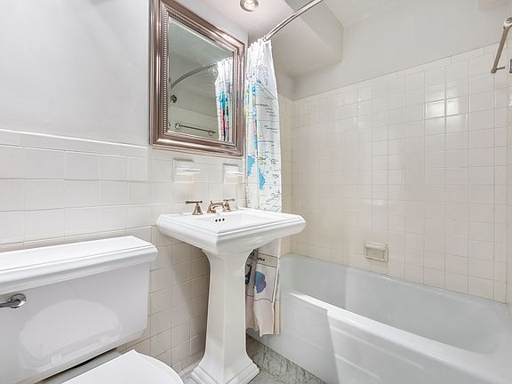 5th image of 240 E 55th St APT 2H
