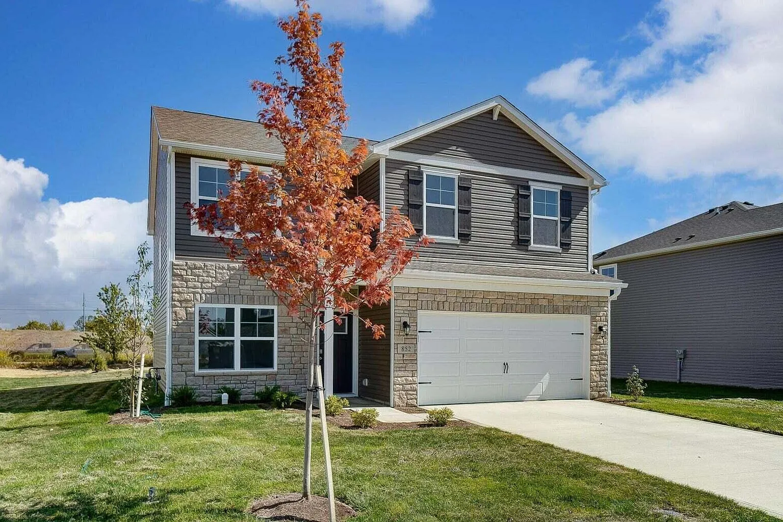 4 bed, 2.5 bath, 2053 sqft, $2,450 — Photo 2