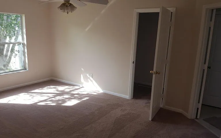 529 SW Baoy Ave — Photo 8