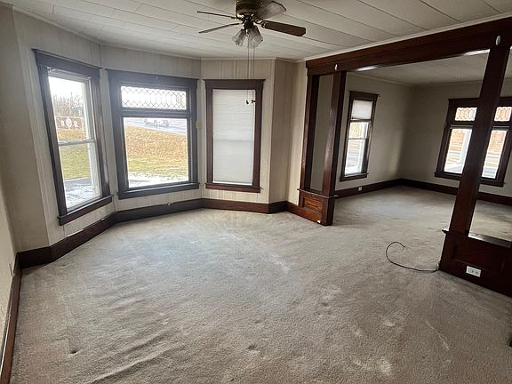 3rd image of 10 Tompkins St APT 1