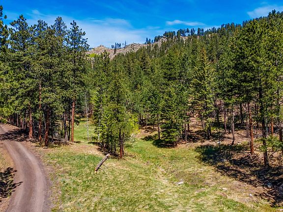 5th image of 1899 Spring Valley Rd