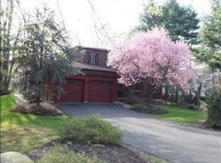 612 S Mountain Rd, New City, NY 10956