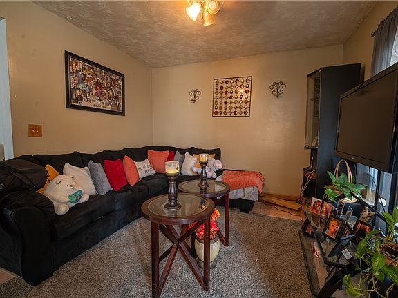 5th image of 111 Superior St