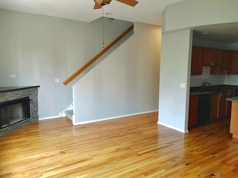 2310 W Bloomingdale Ave — Photo 3