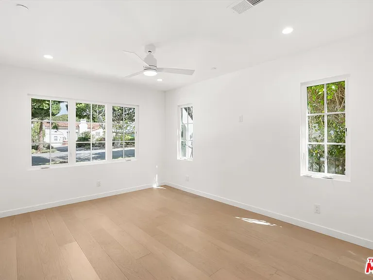 2316 Hill St — Photo 13