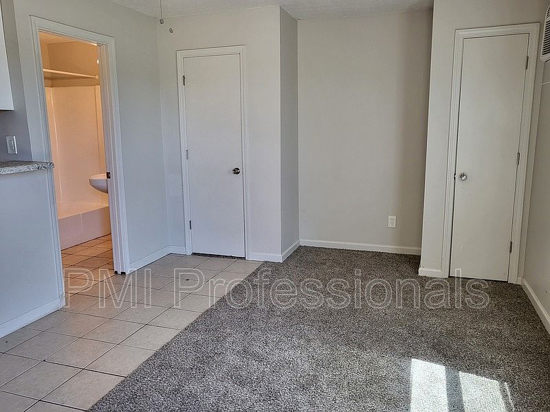 1st image of 816 Greenland Dr APT 16
