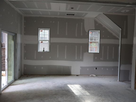 5th image of 2305 Poole Rd