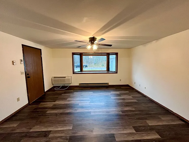 180 W Hill Rd — Photo 9
