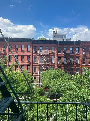 Rented by Compass | media 7