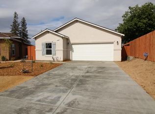 1117 E Riverside Dr, Madera, CA 93638