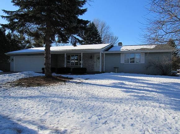 1st image of 390 E Le Capitaine Cir