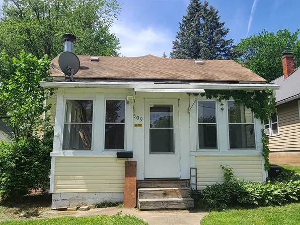 509 N 5th St, Savanna, IL 61074