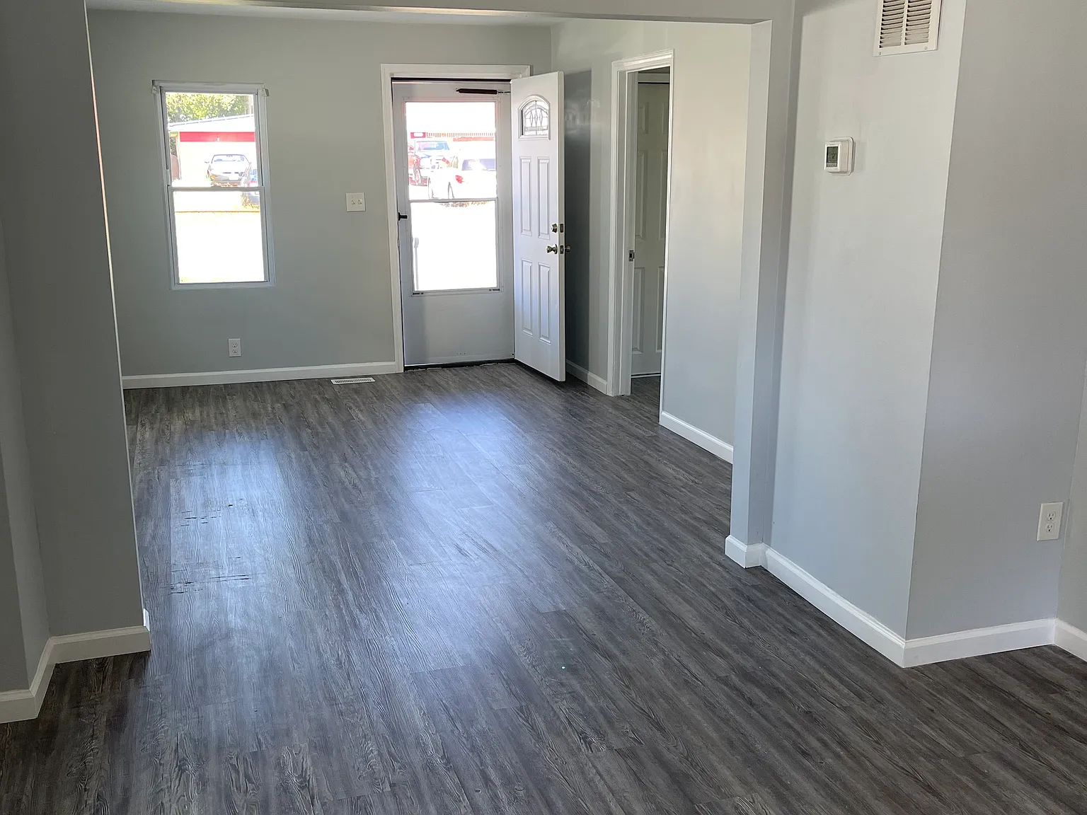 3 bed, 1184 sqft, $2,200 — Photo 3