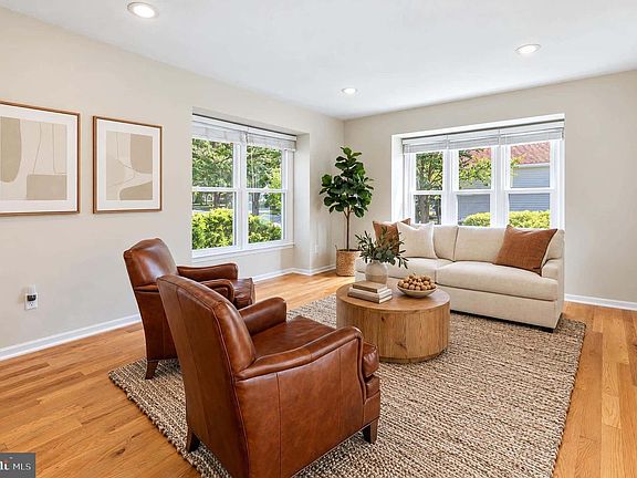 4th image of 3 Cartwright Dr W