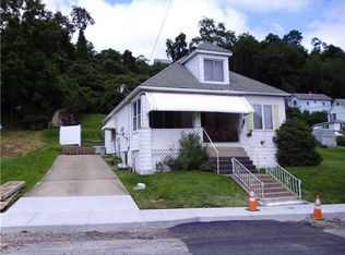 712 McKinley Ave, East Vandergrift, PA 15629