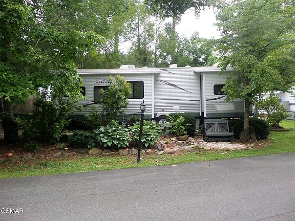4th image of 4229 E Pkwy #5