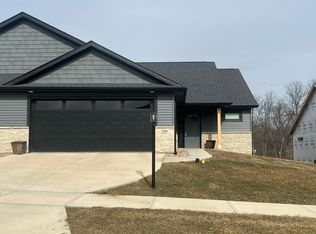 1316 Legend Dr, Tiffin, IA 52340