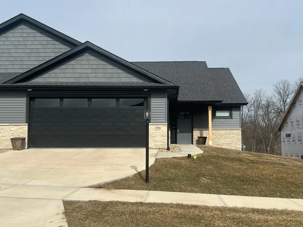 1316 Legend Dr, Tiffin, IA 52340