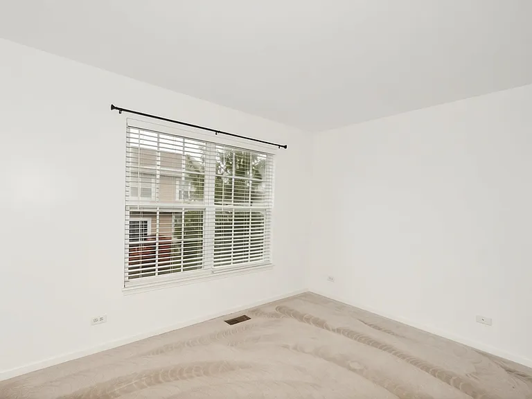 582 Declaration Ln — Photo 16