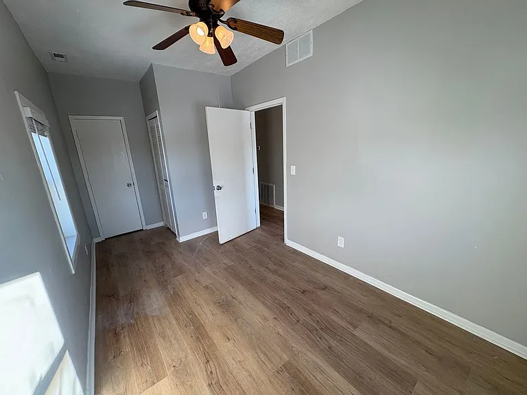2915 Jackson St — Photo 9