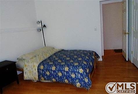 5th image of 162 Huguenot St