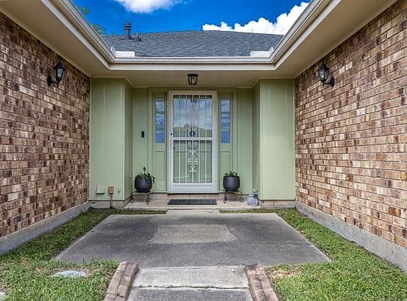 3rd image of 64 Marywood Ct