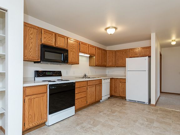 3rd image of 631 North Ave #8