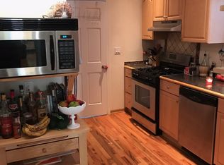 2141 N Point St APT 2, Chicago, IL 60647