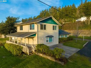 925 Front St, Gardiner, OR 97441