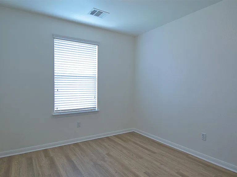 4711 Giordano Dr — Photo 16