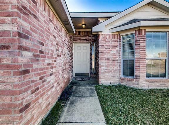3rd image of 713 Nancy Dr