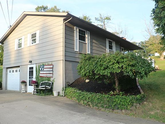 3rd image of 6321 Countryside Ln