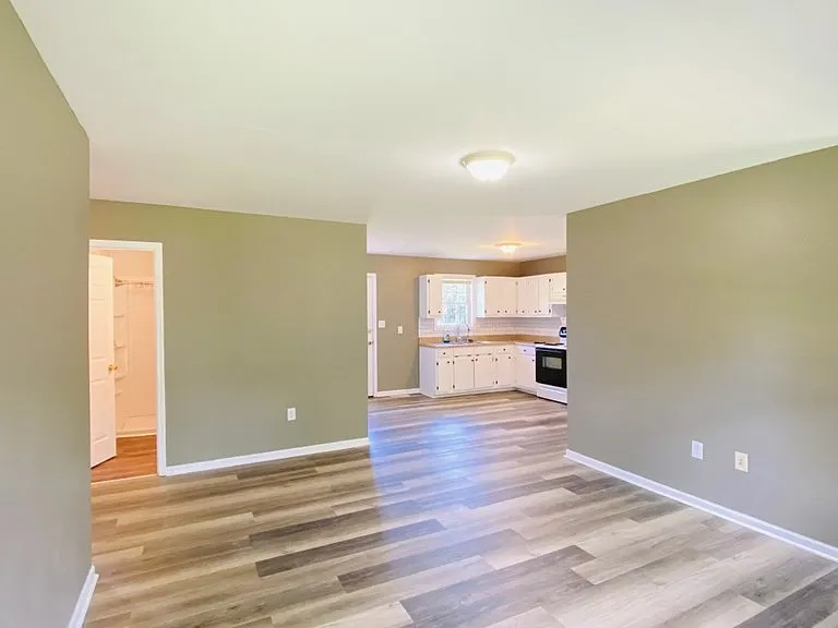 847 Skipwith Rd — Photo 5