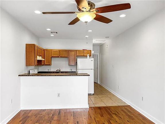 3rd image of 3219 Saint Peter St