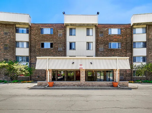 841 N York Rd #128, Elmhurst, IL 60126