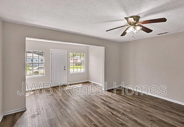 7832 Paul Jones Dr — Photo 7