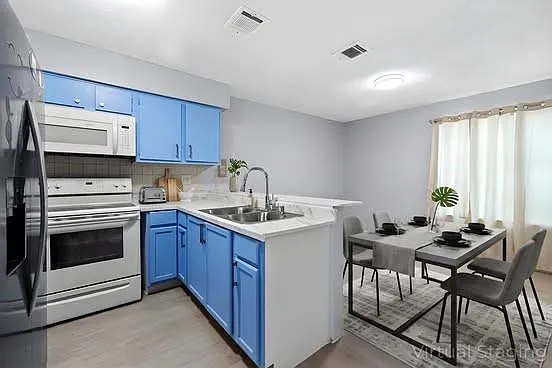 12528 Wellington Park Dr — Photo 17